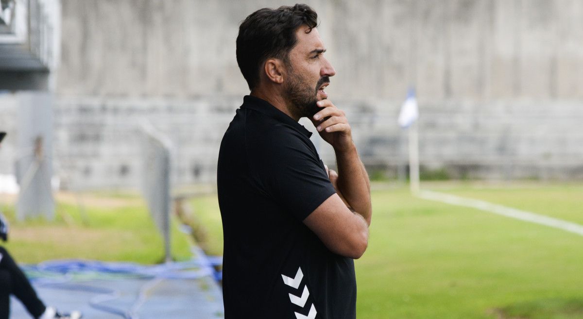 Antonio Fernández, no partido de pretempada entre Pontevedra CF e Celta B en Baltar