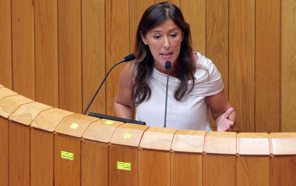 A conselleira Beatriz Mato nunha intervención no Parlamento
