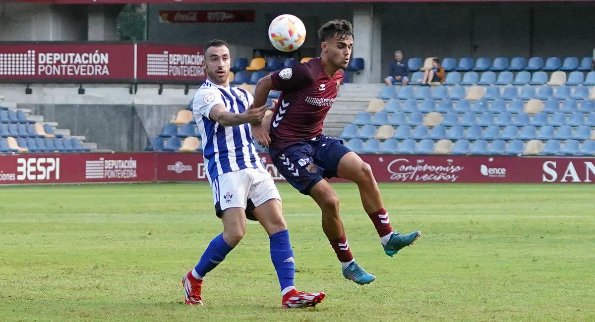 Partido de Primera RFEF entre Pontevedra CF e Talavera en Pasarón