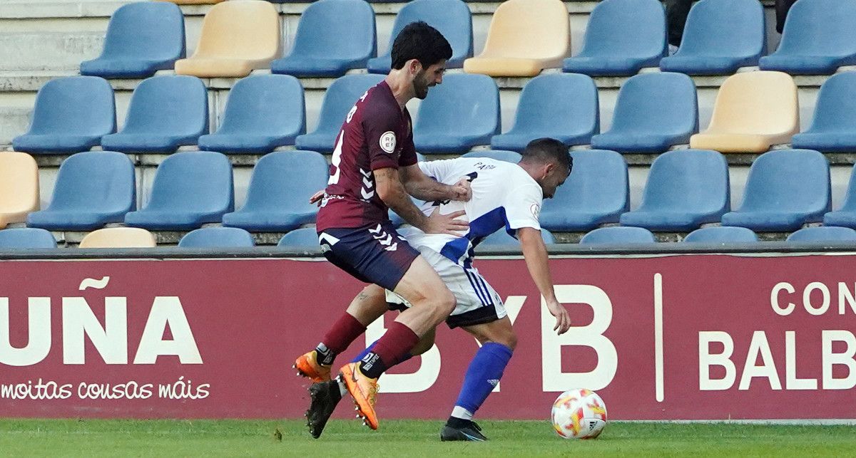 Jon Bakero, en el partido de Primera RFEF entre Pontevedra CF y Talavera en Pasarón