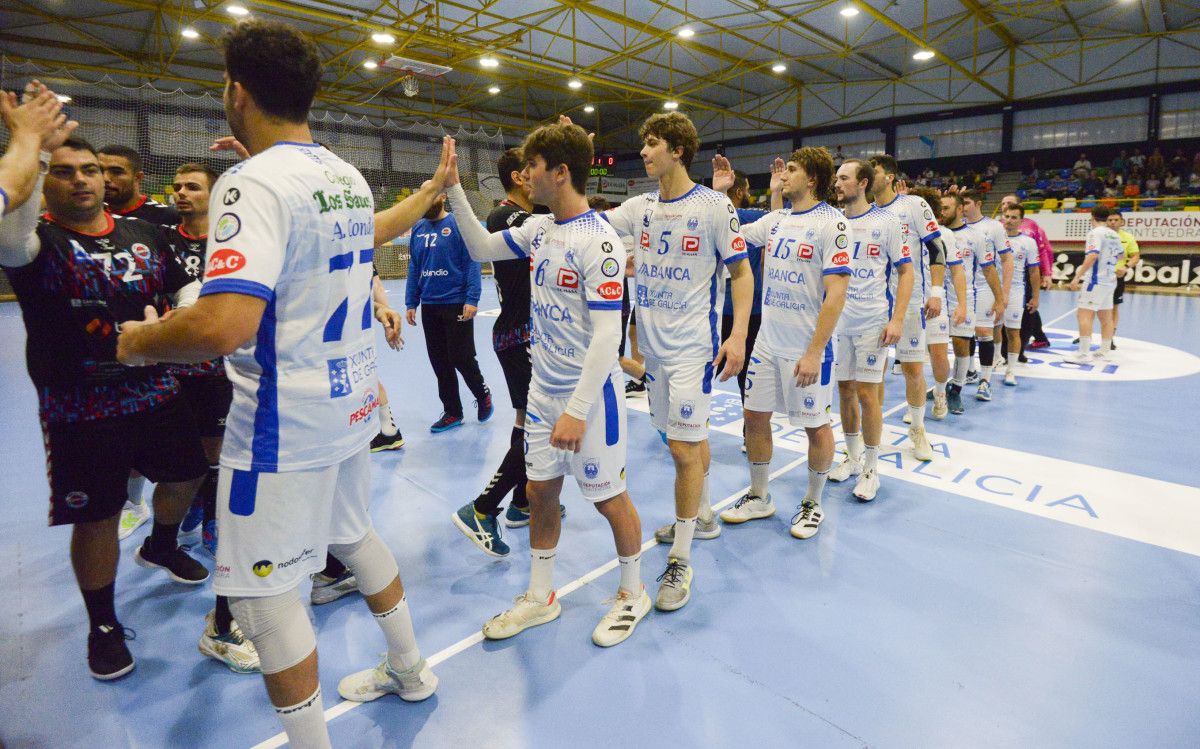 Partido entre Club Cisne Balonmano e Sinfín no Príncipe Felipe