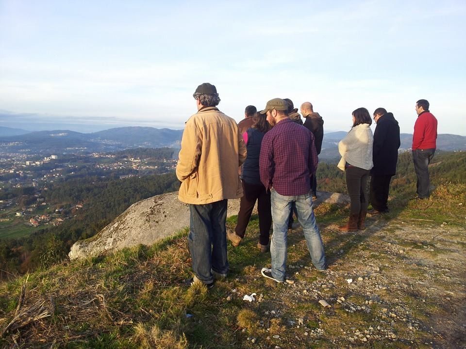 Visita de Marea Pontevedra aos terreos afectados pola autovía A-57 en compañía de 'Salvemos a Fracha'