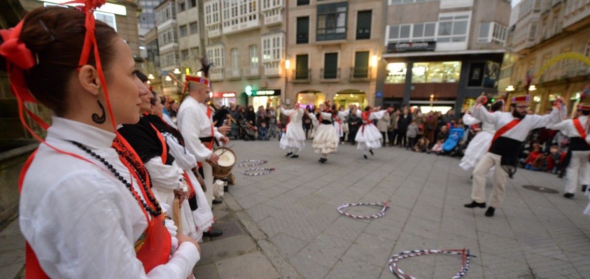 La asociación Trepia recorre el centro de Pontevedra con sus cantos de Navidad