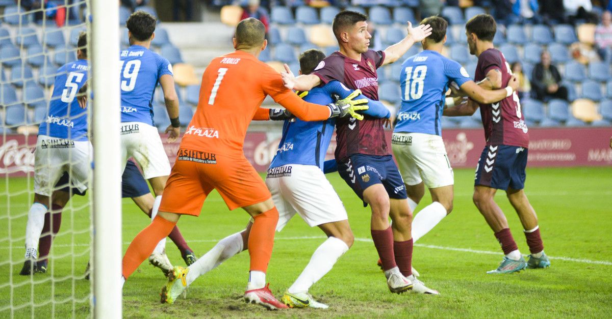Partido de Primera RFEF entre Pontevedra CF e San Fernando CD en Pasarón