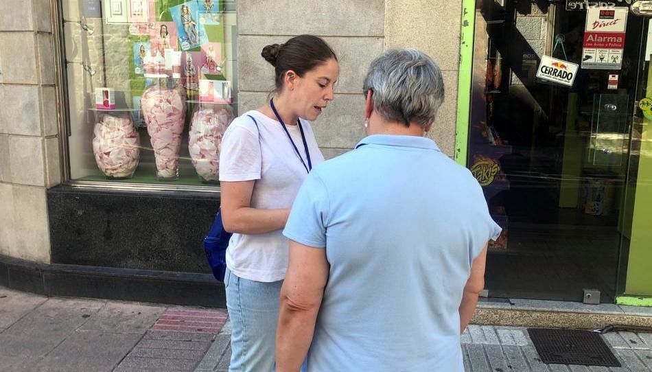 Encuesta a un ciudadano, foto para el artículo sobre el eterno problema de la individualidad y la totalidad
