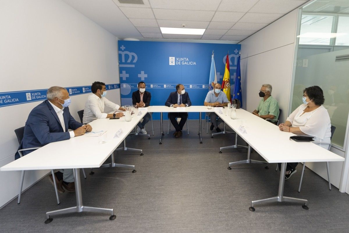 Sinatura do acordo sobre os terreos do Hospital Montecelo