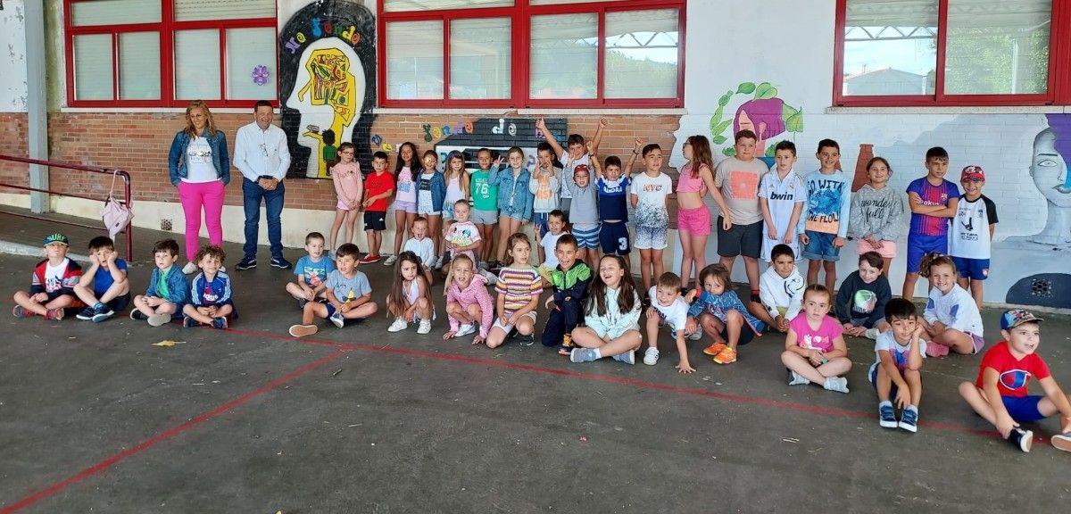 Participantes da edición de verán do programa Cuntilín 