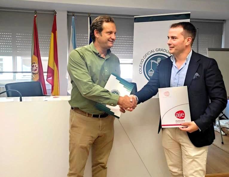 Convenio de colaboración entre AJE Pontevedra e o Colexio Oficial de Graduados Sociais de Pontevedra