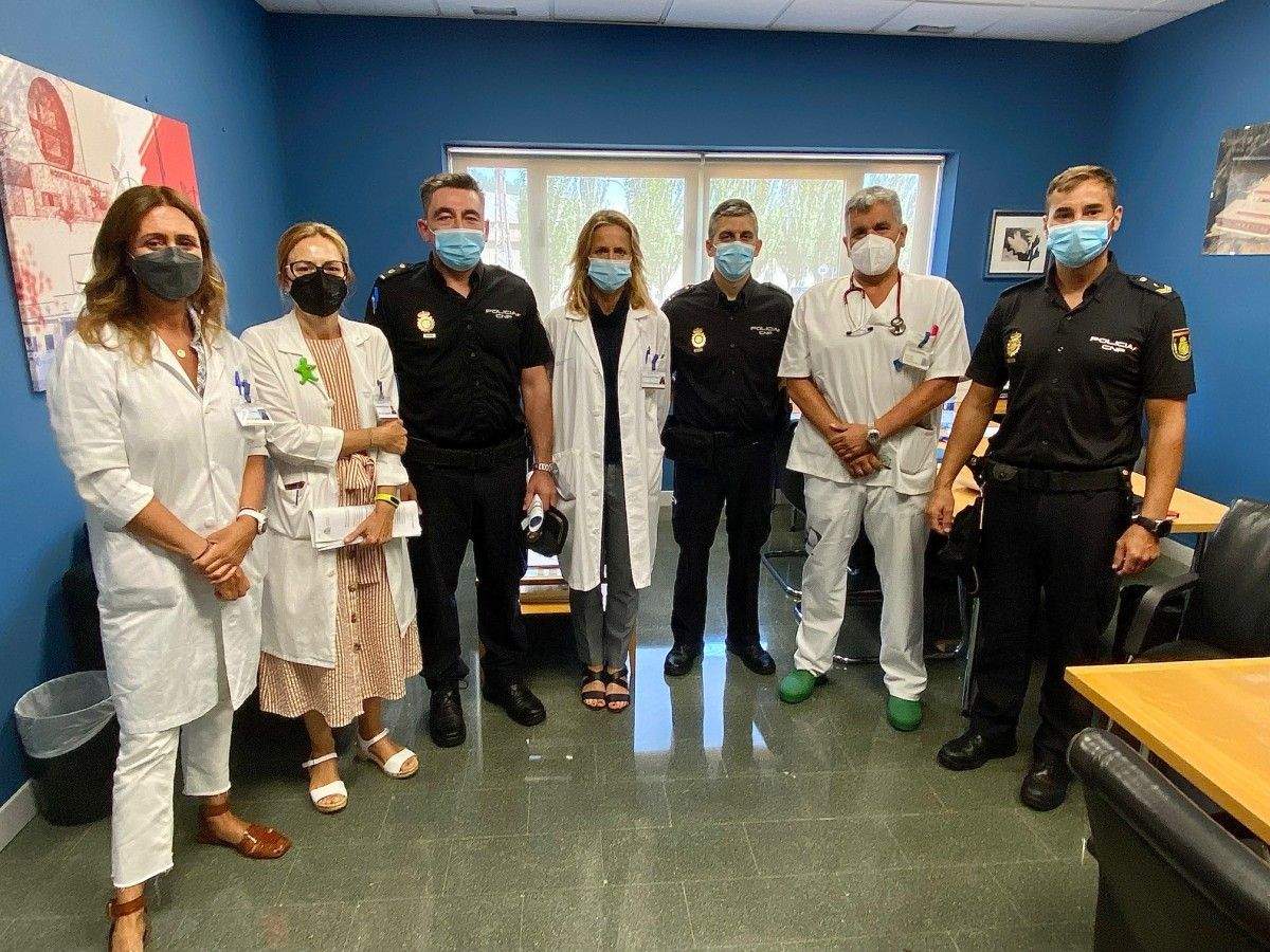 Policías y sanitarios refuerzan su colaboración de cara a las fiestas de Vilagarcía