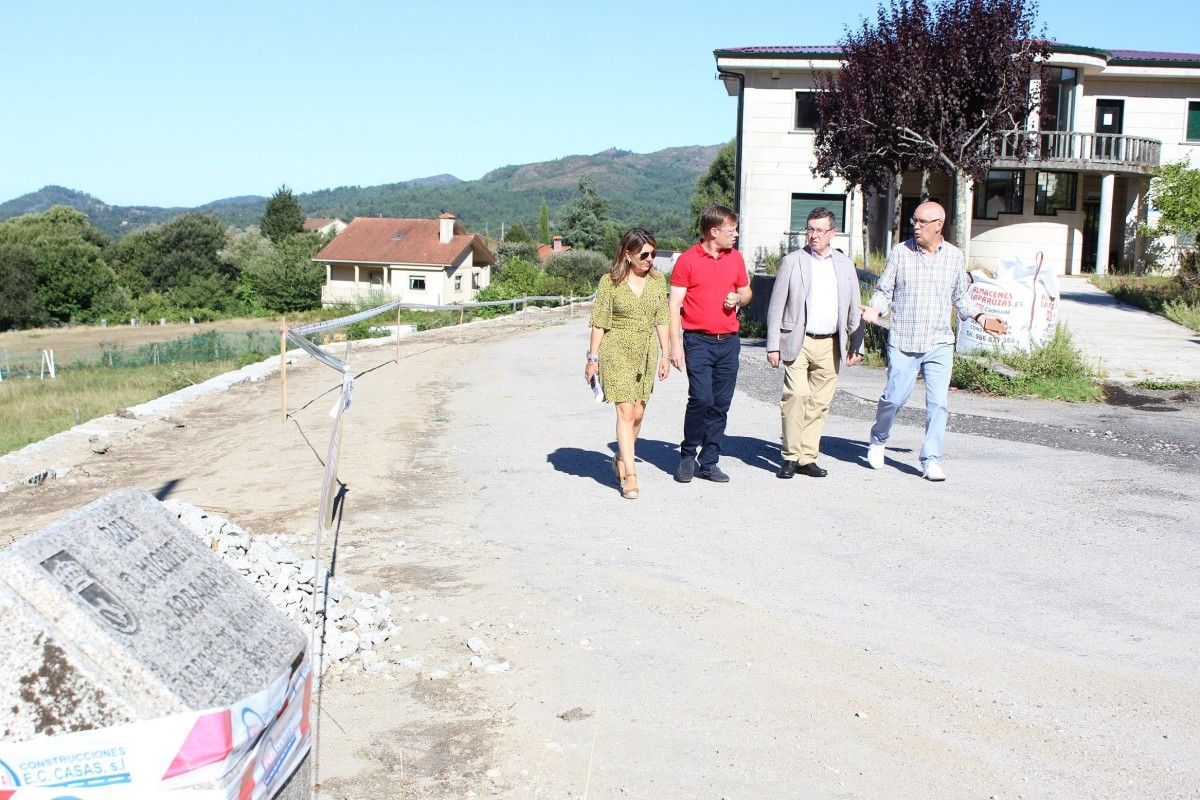Visita a las obras de urbanización de la rúa Miguel Carbajal 