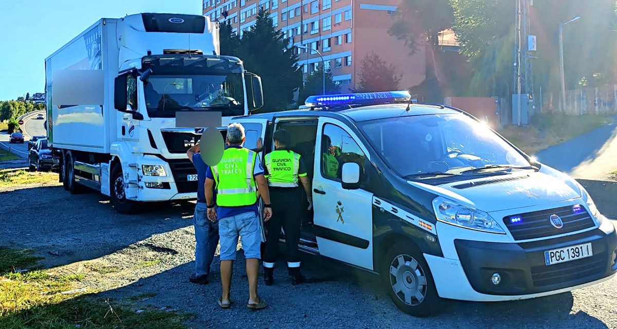 Camioneiro interceptado ebrio tras circular pola AP-9