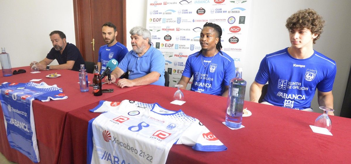 El Cisne presenta a Franceschetti, Furtado y Cavalcanti