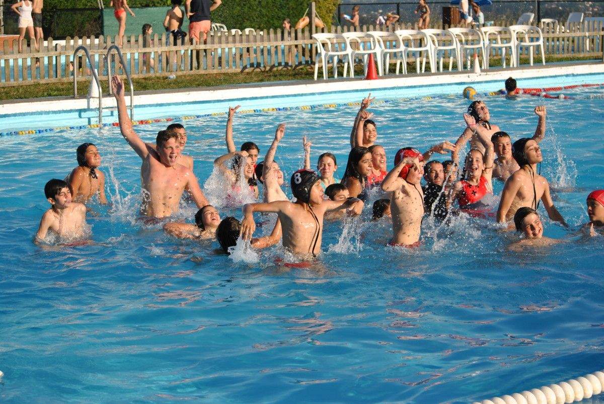 Entrenamiento de los equipos de categorías de base del Club Waterpolo Pontevedra