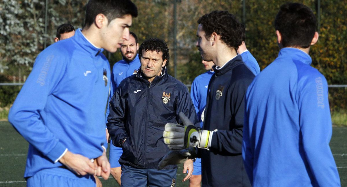 Luisito durante un adestramento do Pontevedra na Xunqueira Luisito durante un adestramento do Pontevedra na Xunqueira