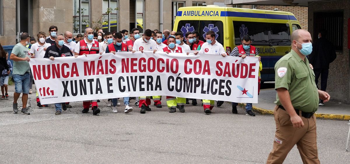 Protesta dos traballadores de Ambulancias Civera, concesionaria do servizo na área sanitaria Pontevedra-Salnés