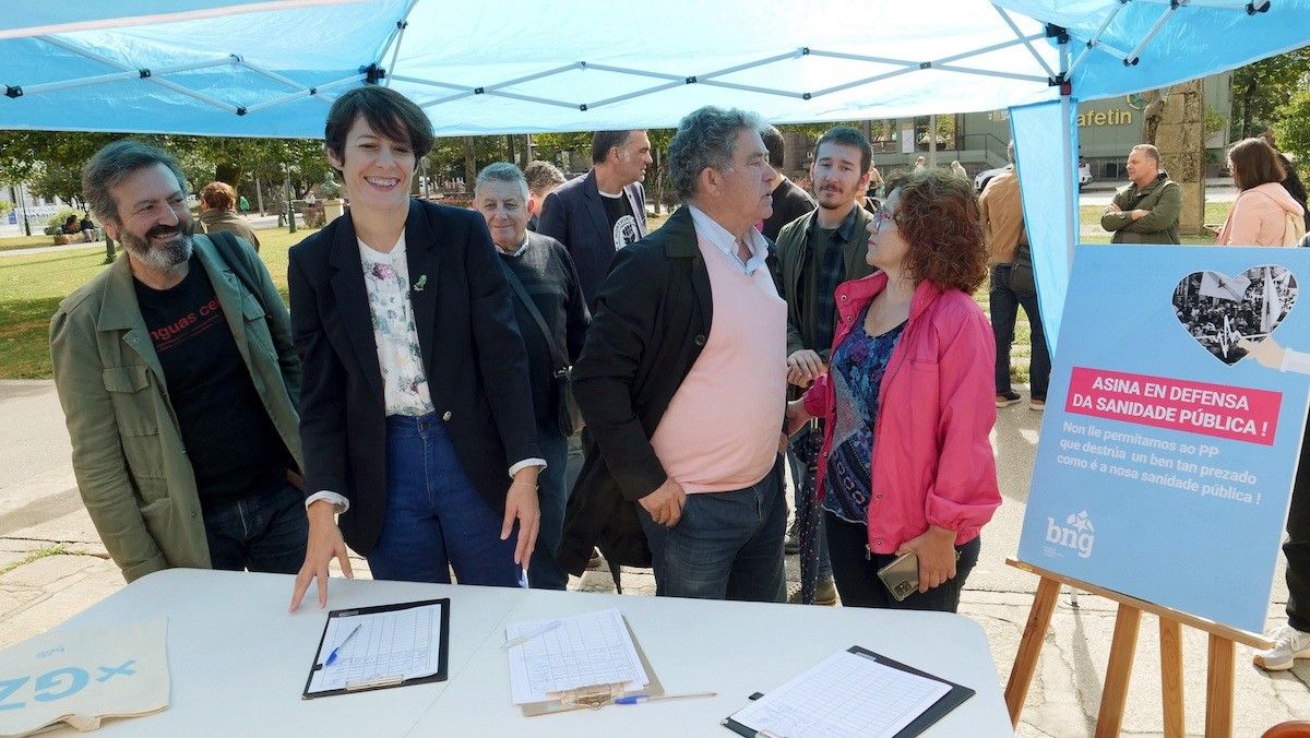 Ana Pontón firma en Pontevedra su apoyo a la ILP por la sanidad pública