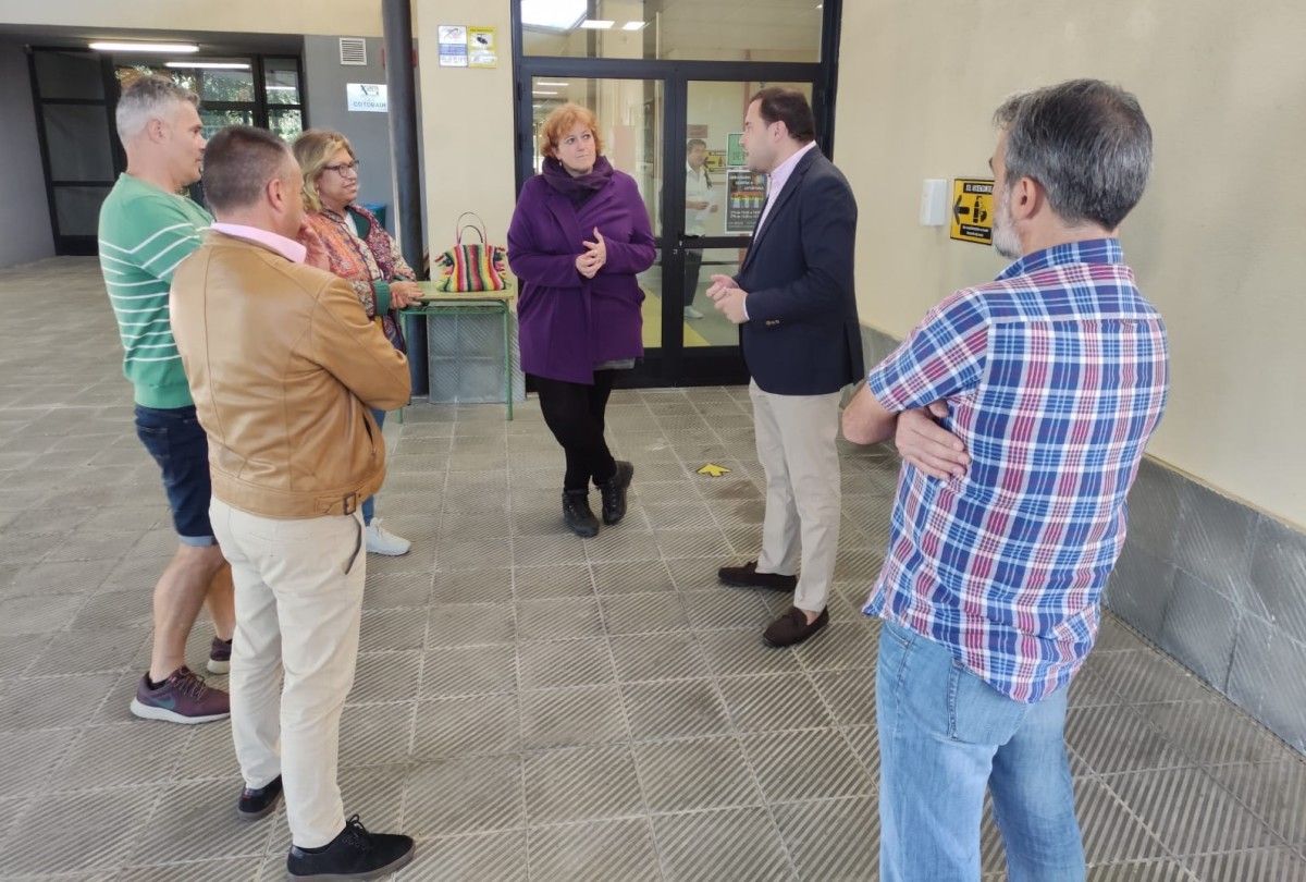 Reunión para falar da problemática dos mozos excluídos do servizo de comedor escolar