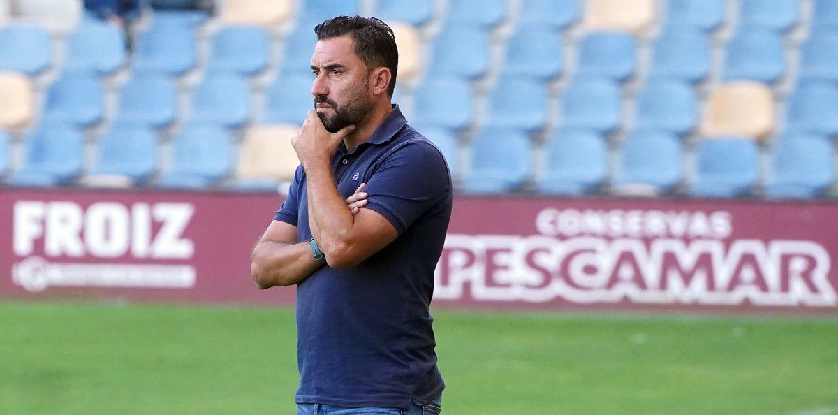 Antonio Fernández, en el partido entre Pontevedra CF y Talavera en Pasarón