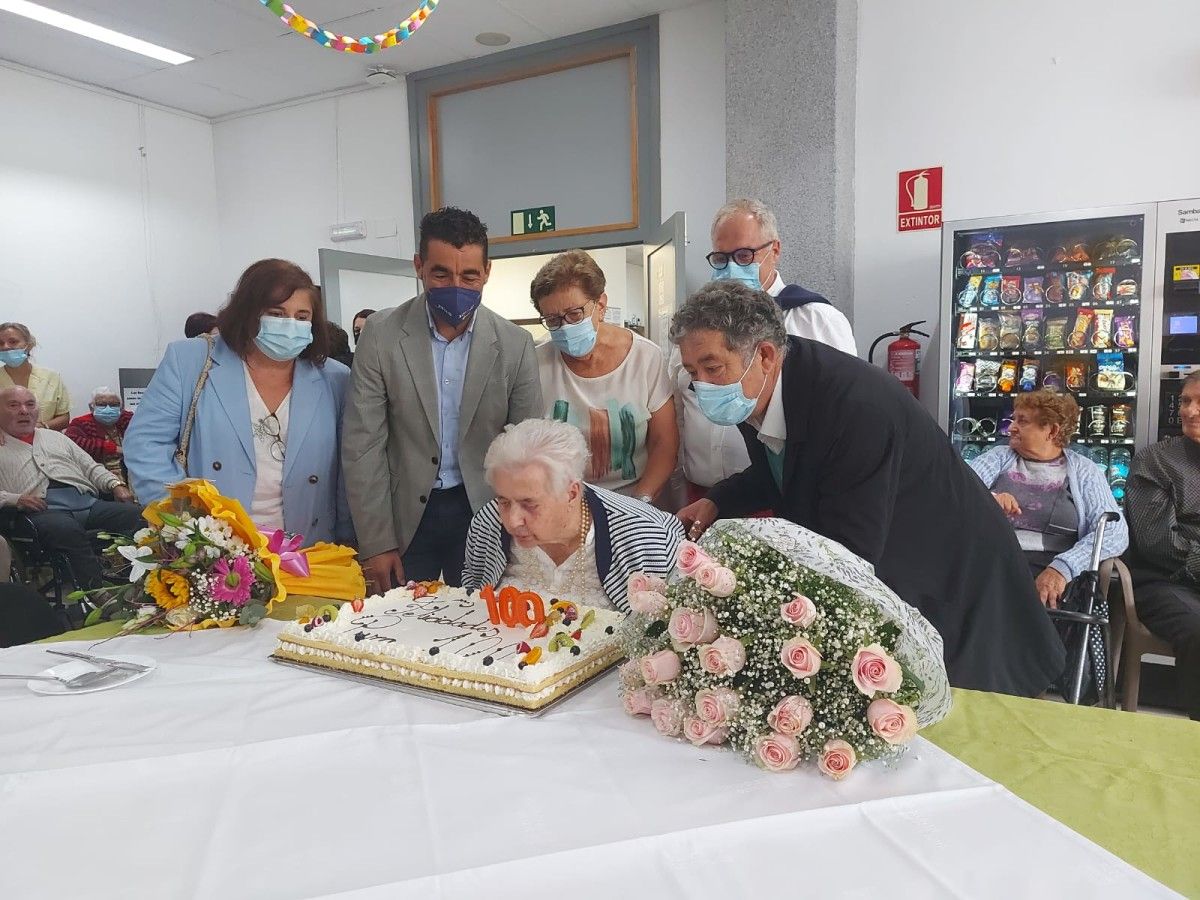 Visita de Miguel Anxo Fernández Lores y Luís López a Pura Matos 