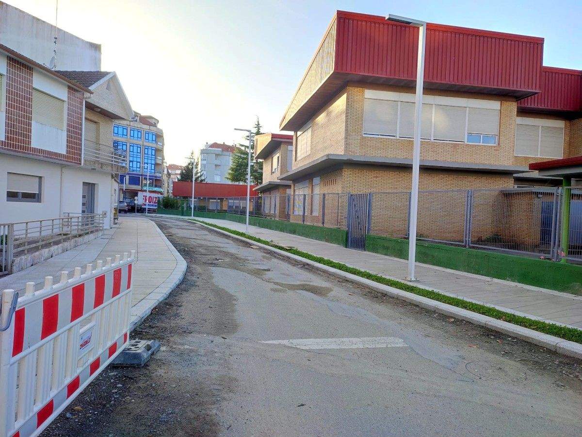 Obras na contorna do Colexio de Portonovo