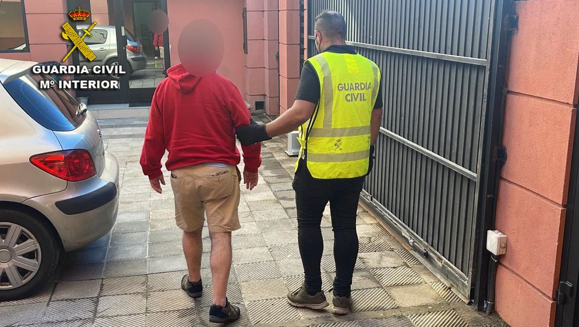 El detenido por una veintena de robos en Bueu y Cangas