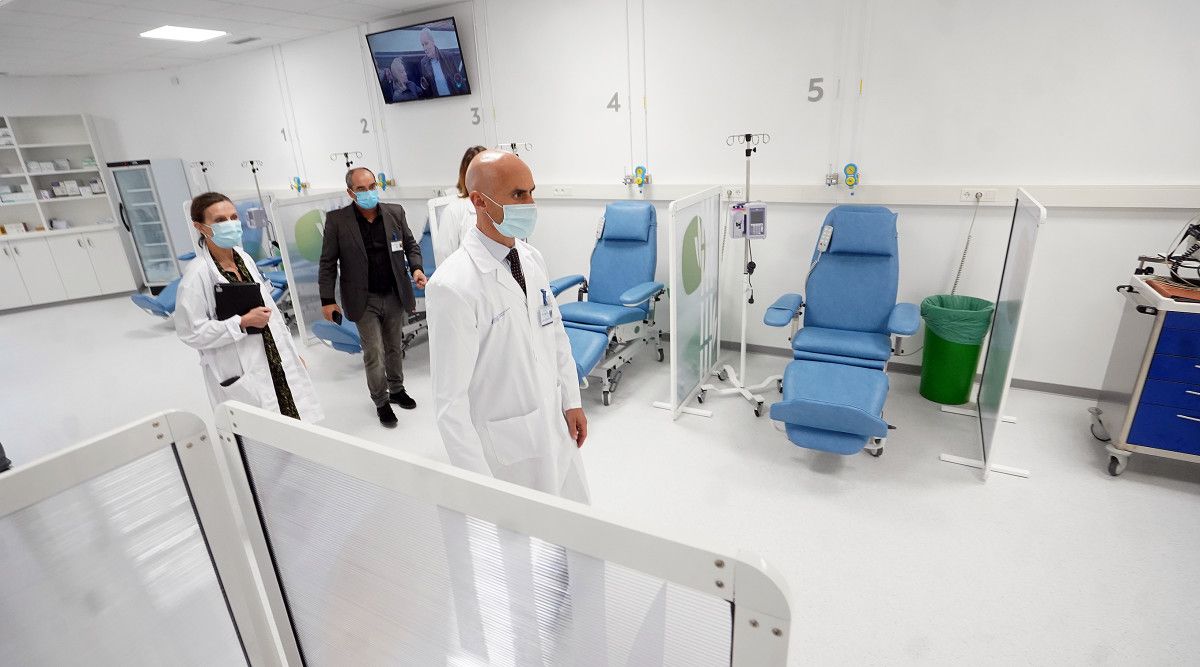 José Flores, xerente da área sanitaria, no Hospital Provincial