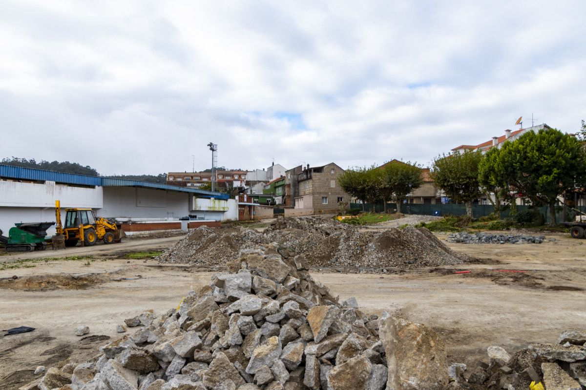 Obras na praza de Vilalonga