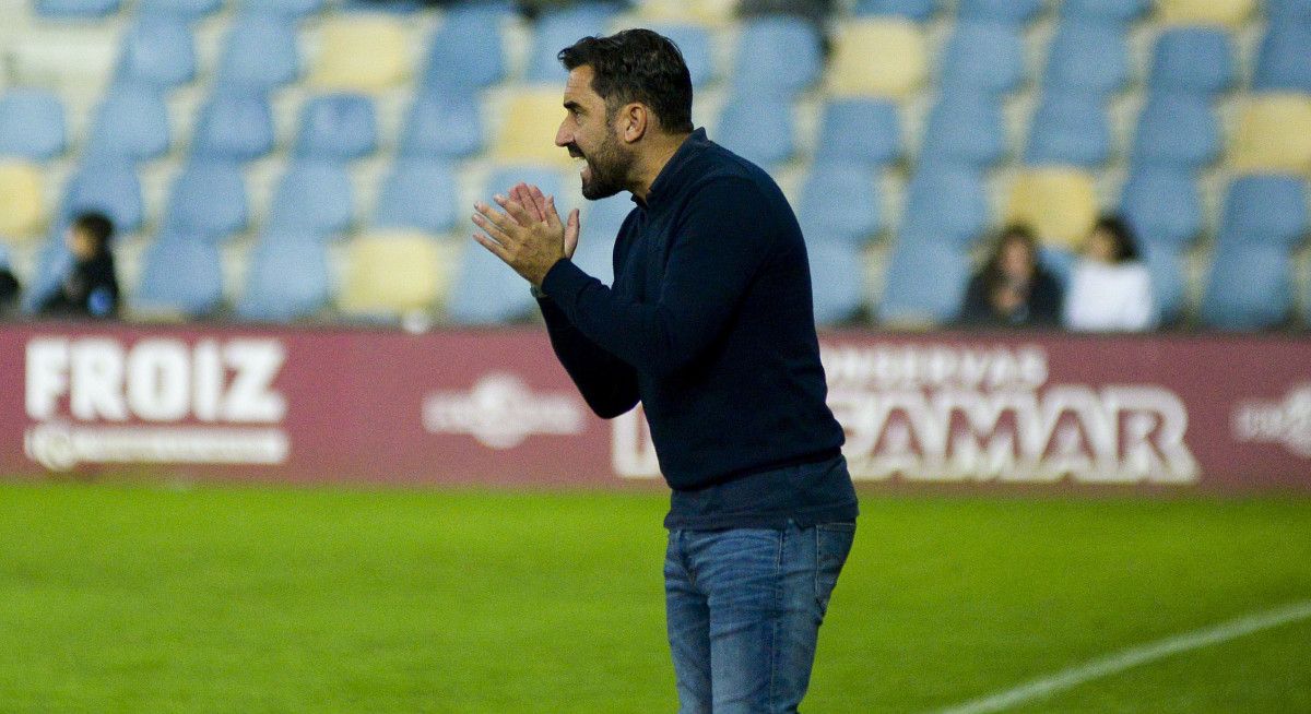 Antonio Fernandez, en el partido del Pontevedra ante el Celta B en Pasarón