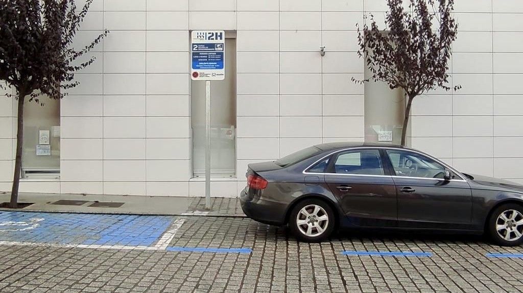 Zona 2H de aparcamiento en Marín