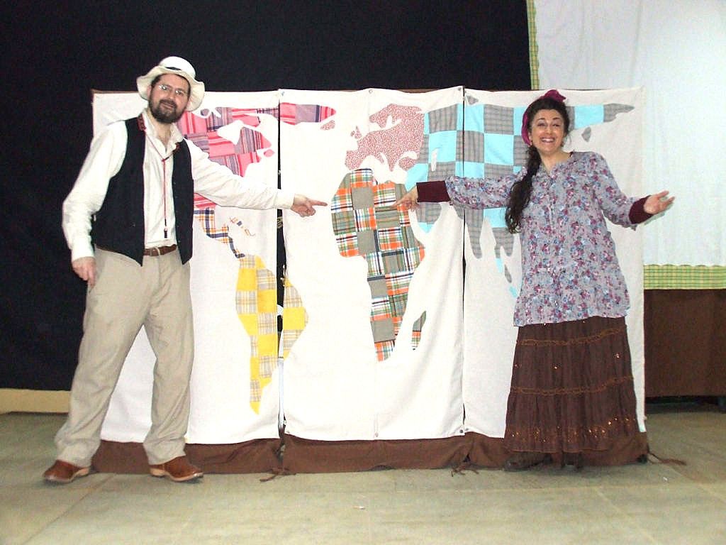 Carlos Yus e María Campos, de Migallas Teatro, en 'Camiño de historias'