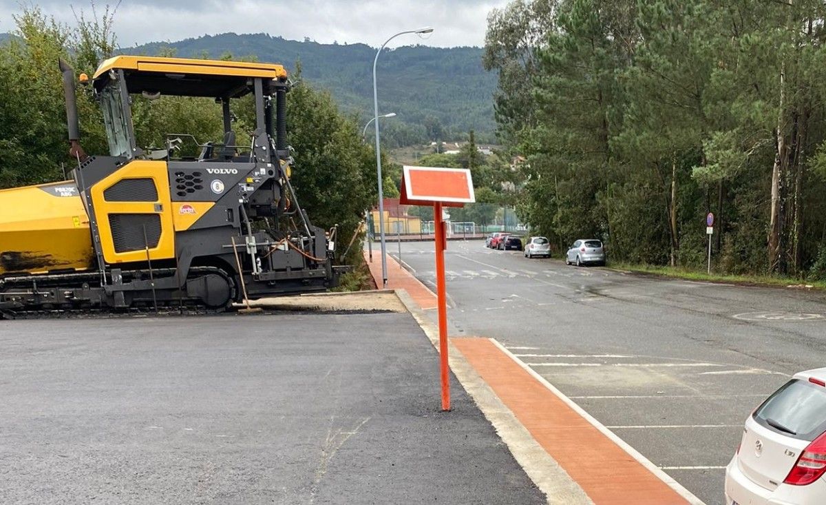 Estacionamento en la inmediaciones IES Cotobade