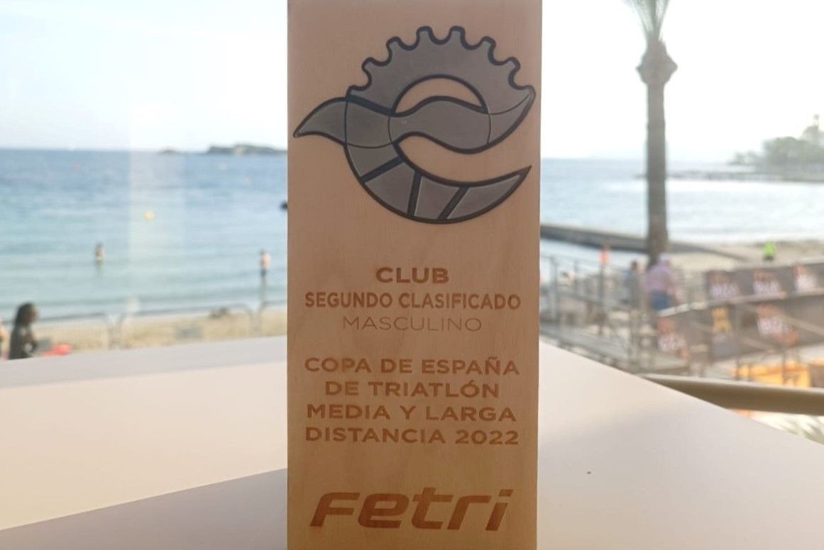 Trofeo do Tríatlon PC Rías Baixas como segundo clasificado da Copa de España de Media e Longa Distancia
