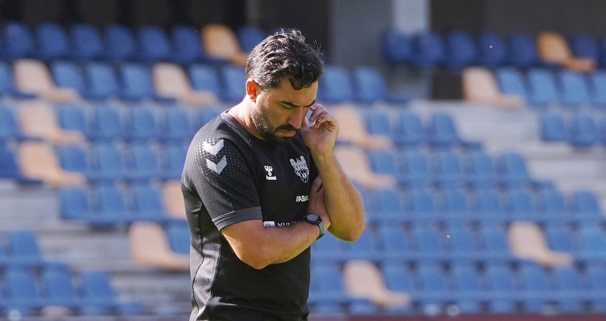 Antonio Fernández, en un entrenamiento del Pontevedra en Pasarón