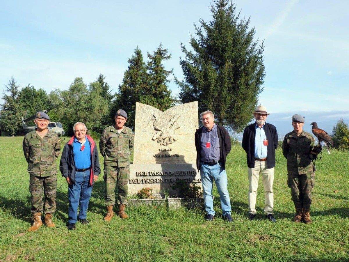 Visita de representantes da Federación Castelao á base da Brilat