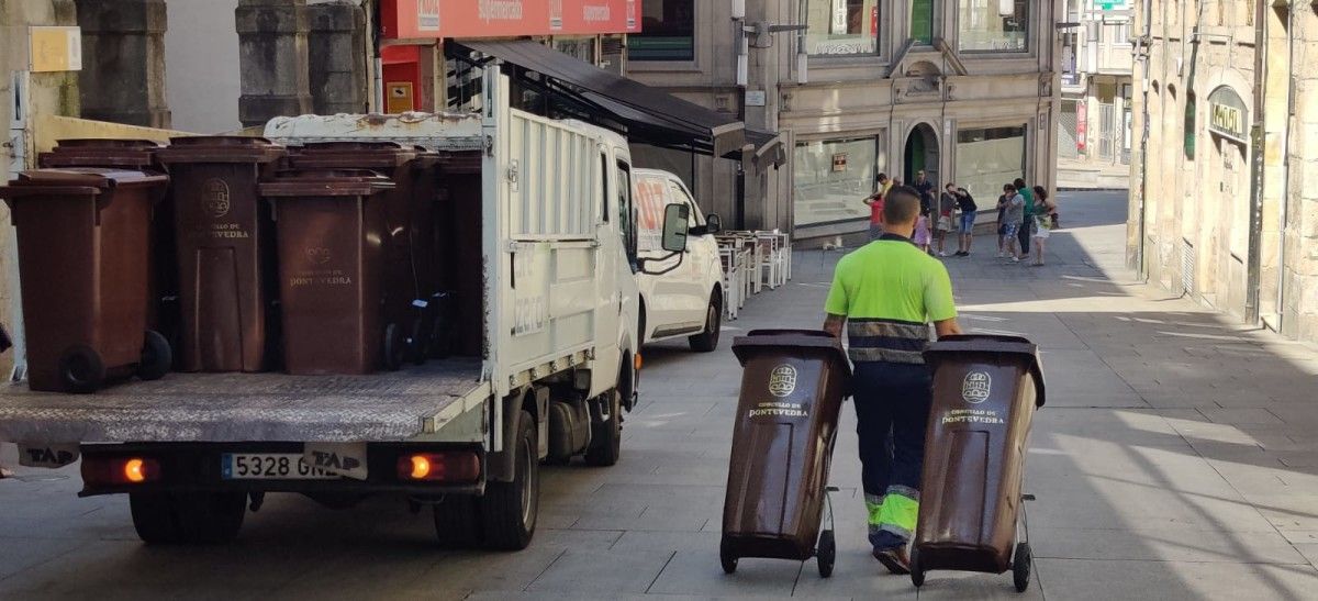 Reparto de contedores no centro histórico