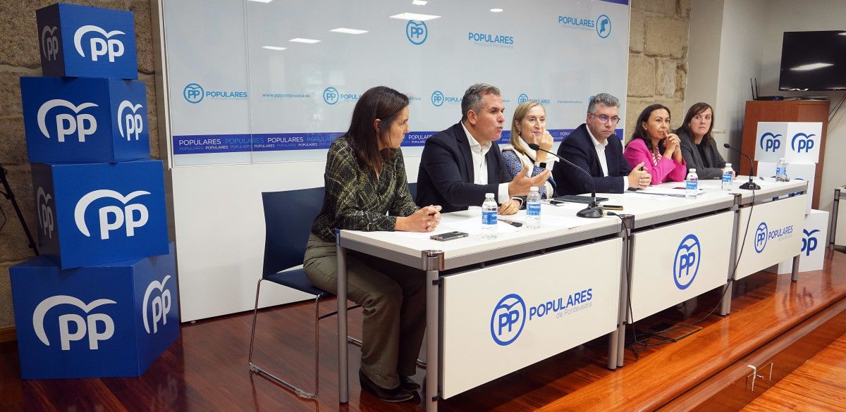 Pilar Rojo, Rafa Domínguez, Ana Pastor, Javier Bas, María Ramallo e Rocío Cochón (falta na foto Alberto Acuña)