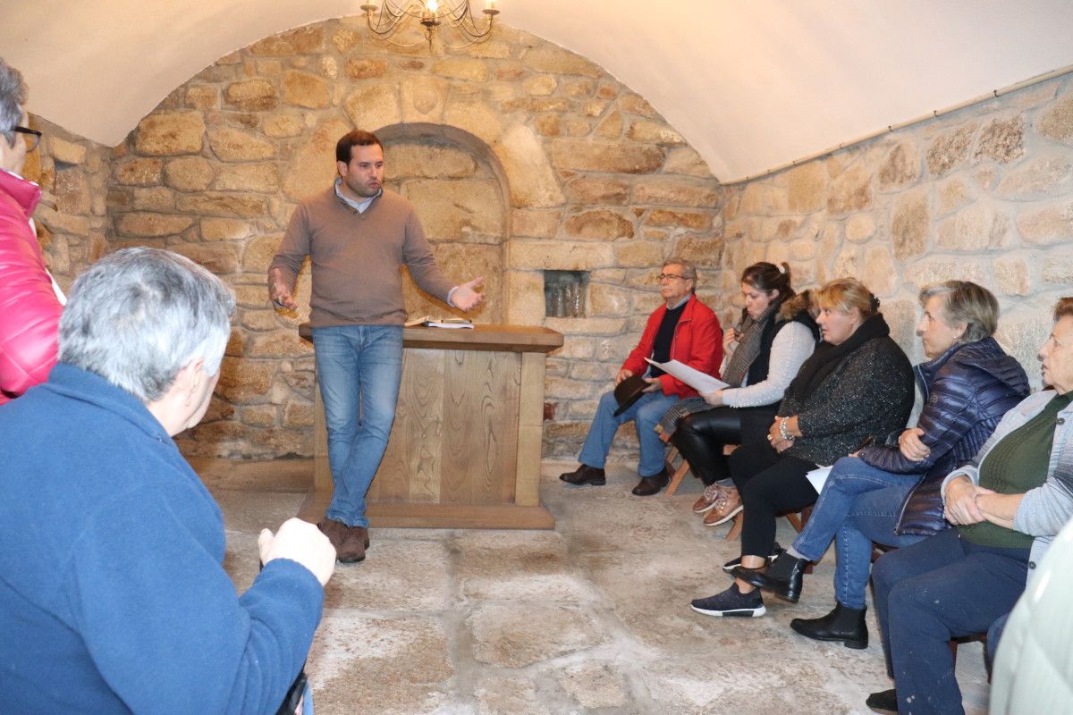 Reunión de Jorge Cubela con vecinos de Dorna