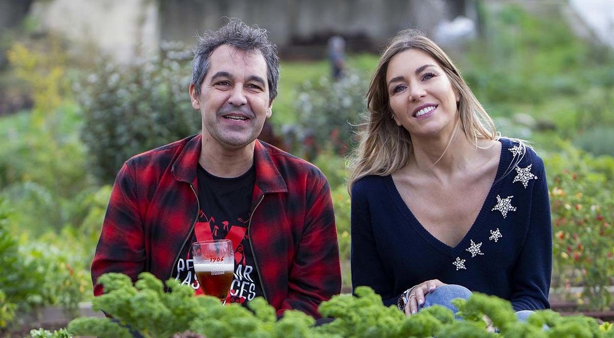 Javier Olleros e Amaranta Rodríguez, na horta de Culler de Pau