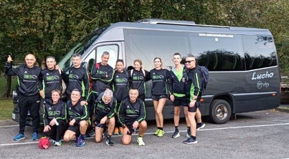 Membros do equipo "Ponte a correr" que participaron na Behobia-San Sebastián