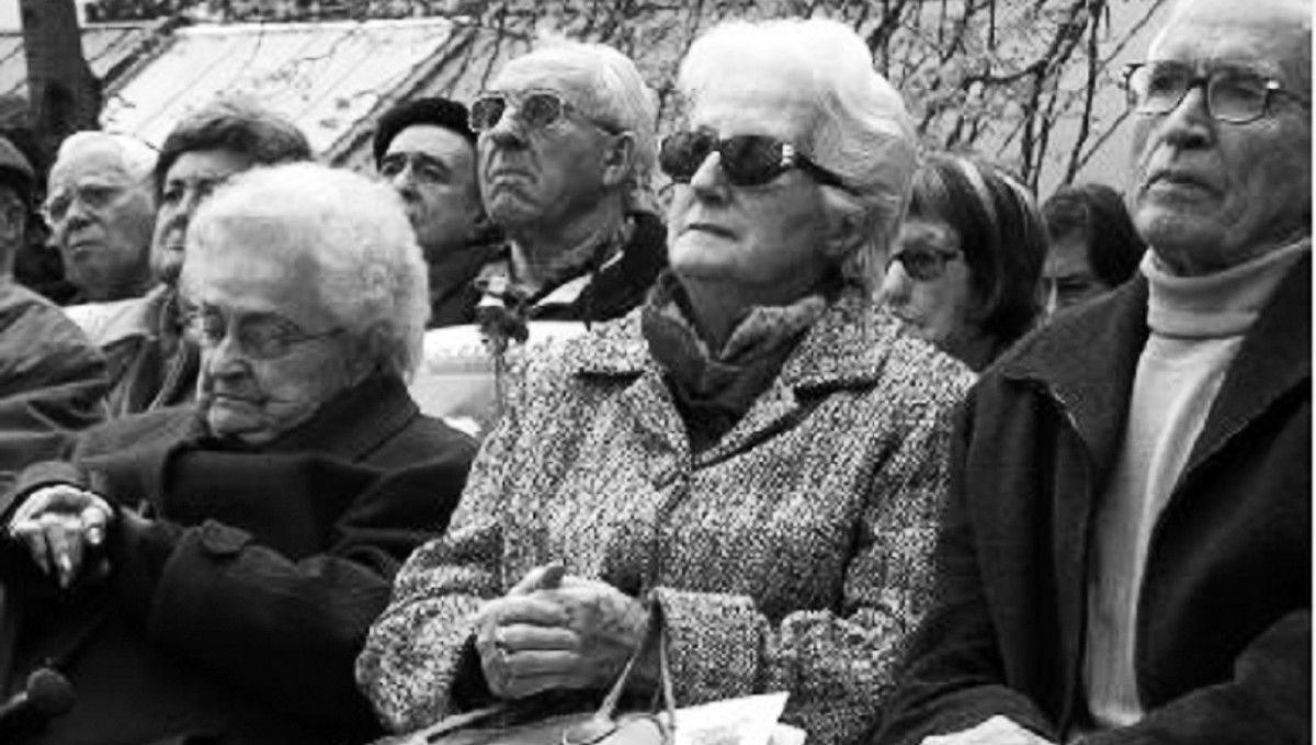 Mariví Villaverde na illa de San Simón xunto con Neira Vilas