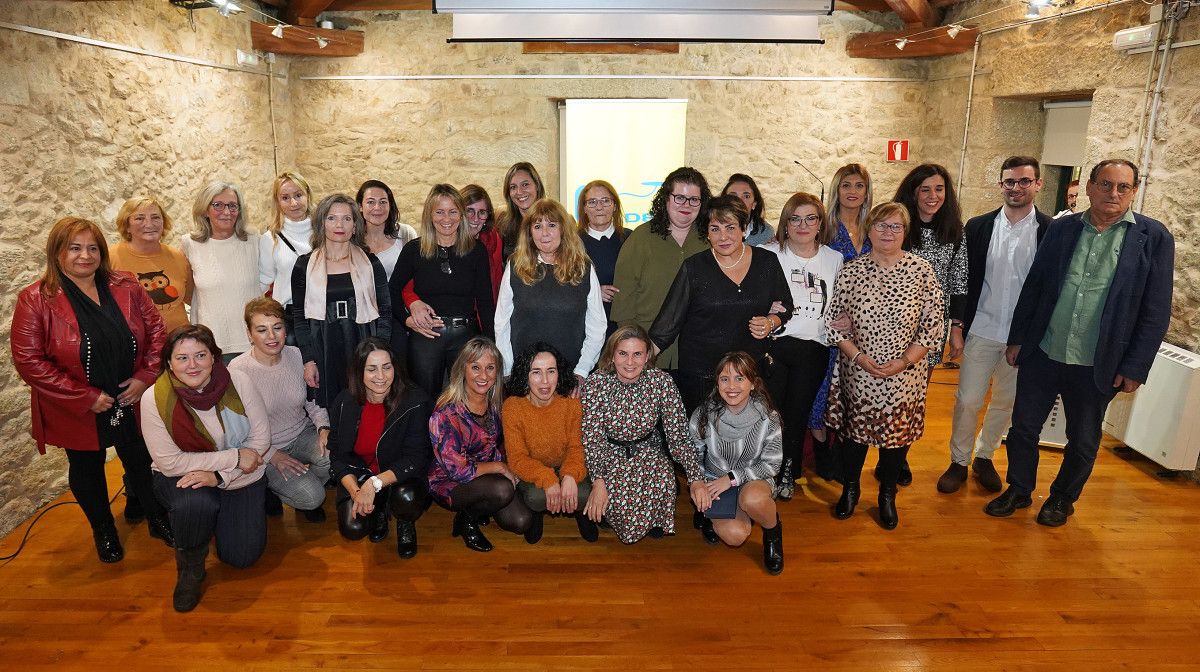 Homenaxe ás auxiliares do SAF de Poio