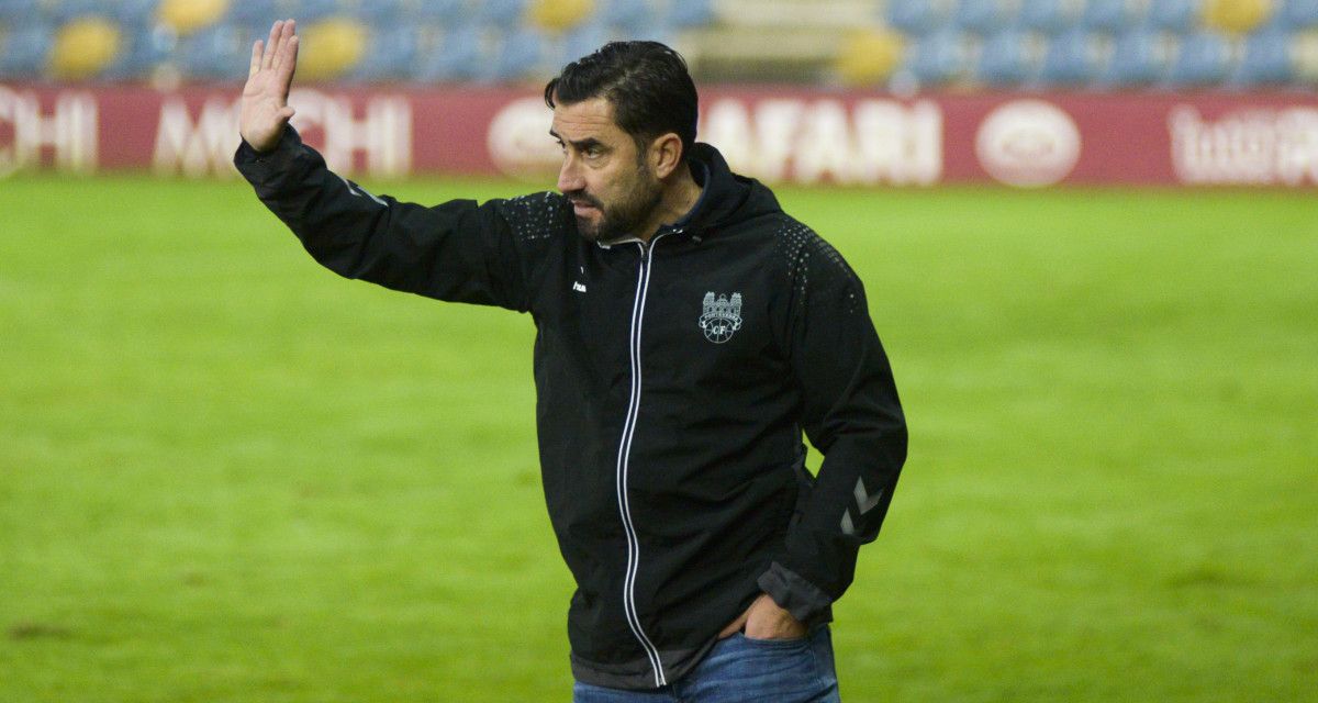 Partido de Primeira Federación entre o Pontevedra e o Fuenlabrada en Pasarón