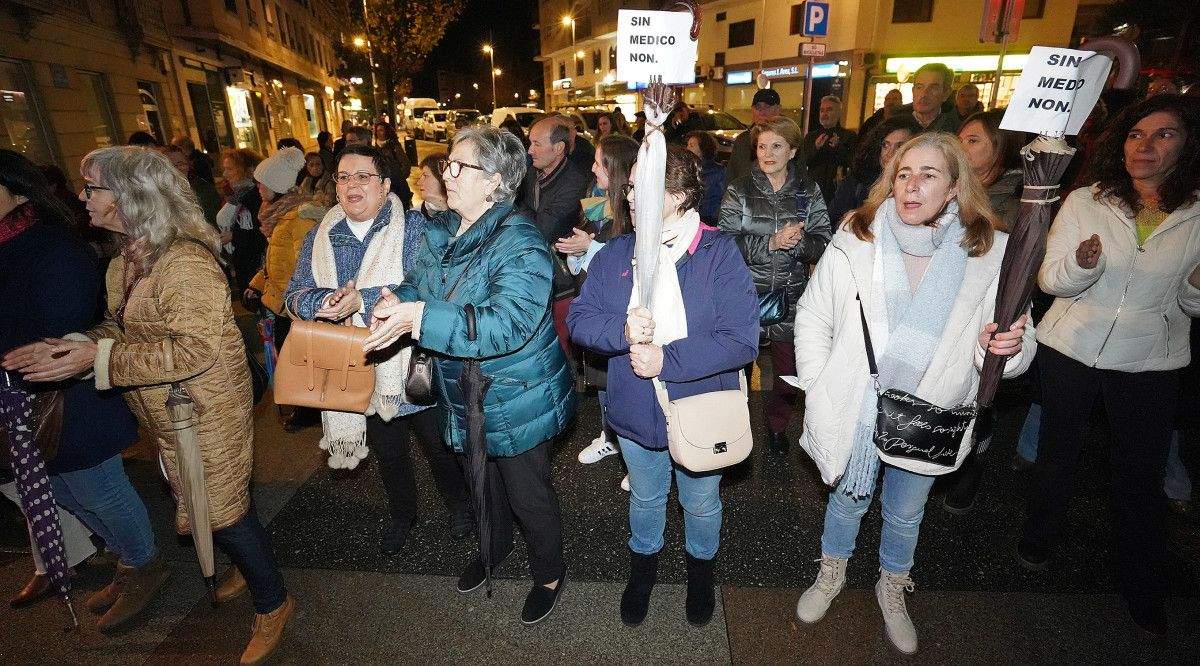 Manifestación demandando melloras na sanidade pública