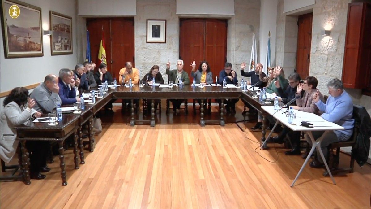 Votación en el pleno de Poio