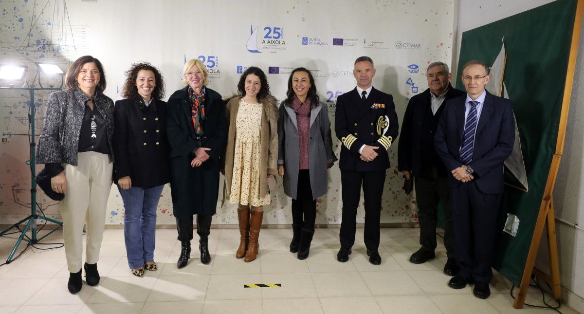 Autoridades no acto de celebración dos 25 anos de creación do Centro de Formación A Aixola