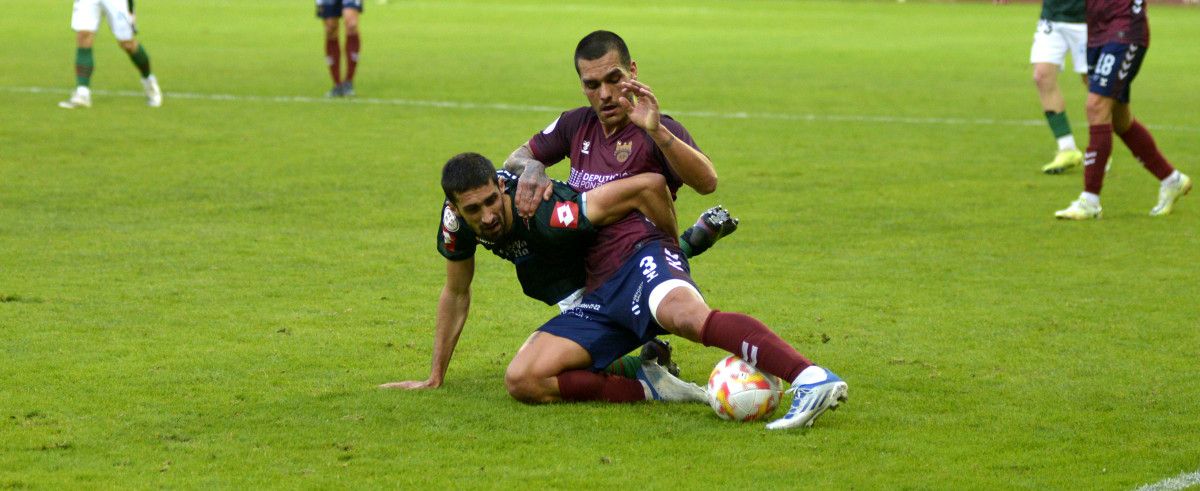Partido entre Pontevedra e Racing de Ferrol en Pasarón