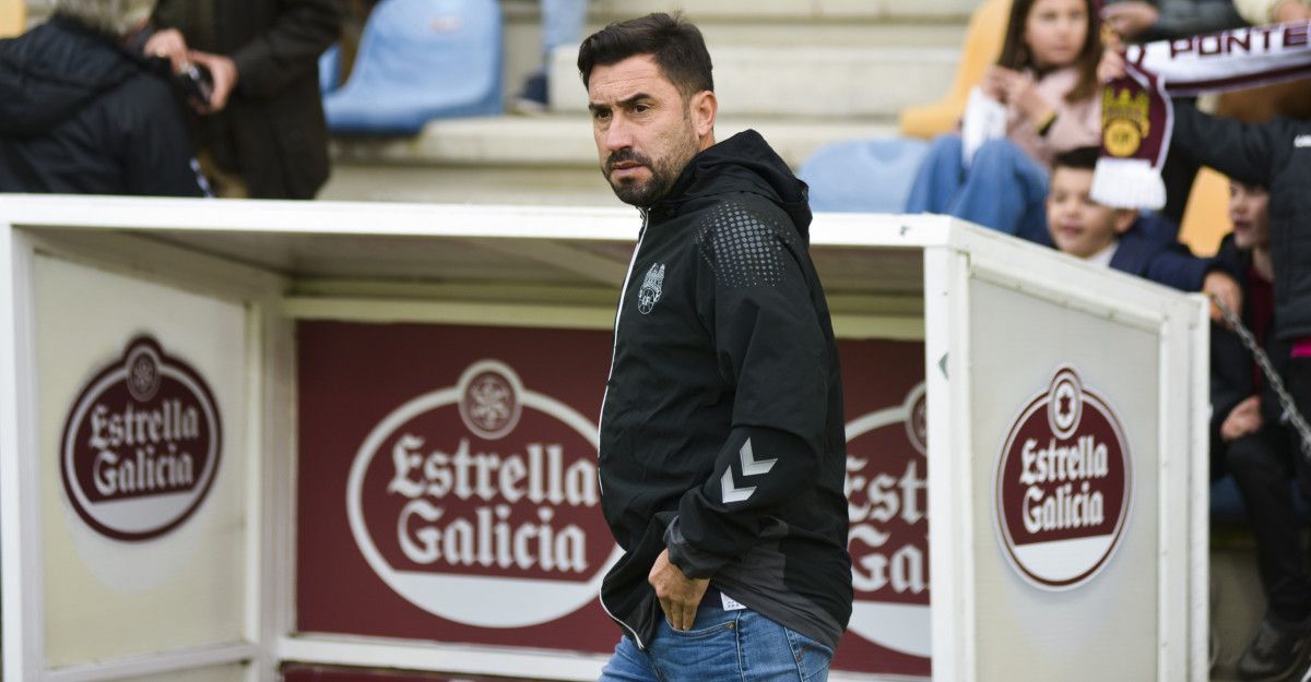 Antonio Fernández, no partido de Primera RFEF entre Pontevedra CF e Racing de Ferrol en Pasarón