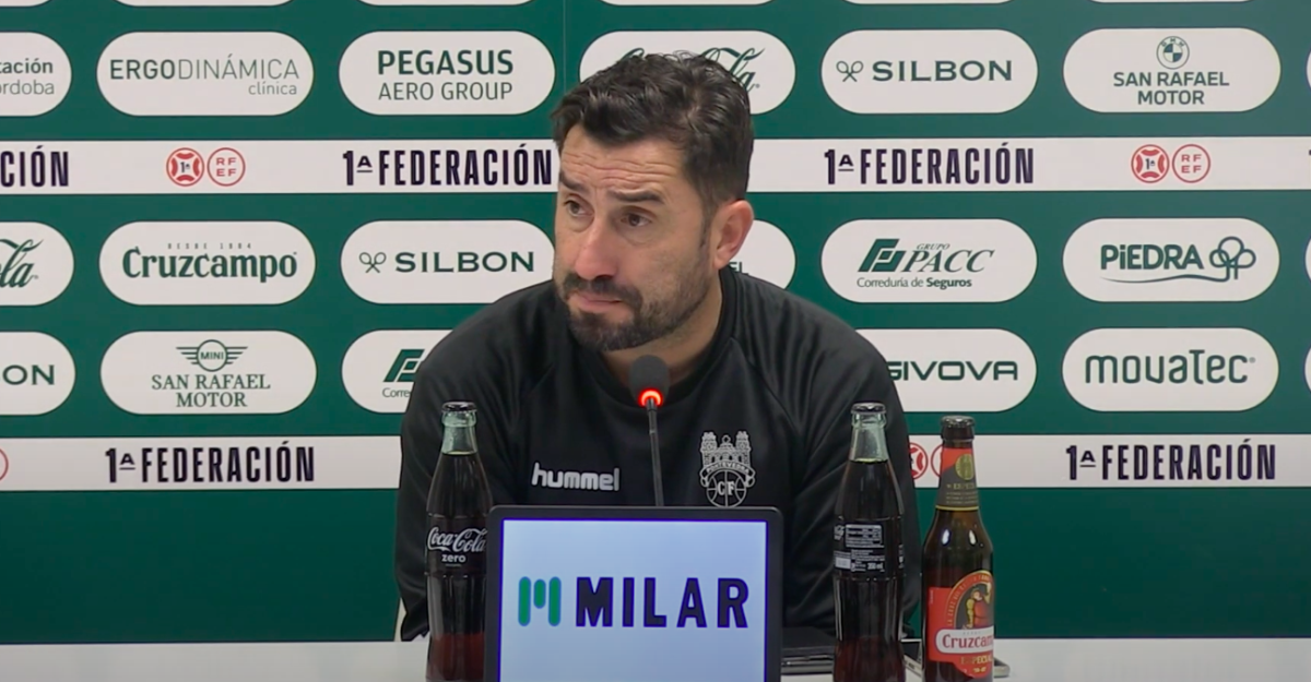 Rolda de prensa de Antonio Fernández tras a derrota do Pontevedra en Córdoba