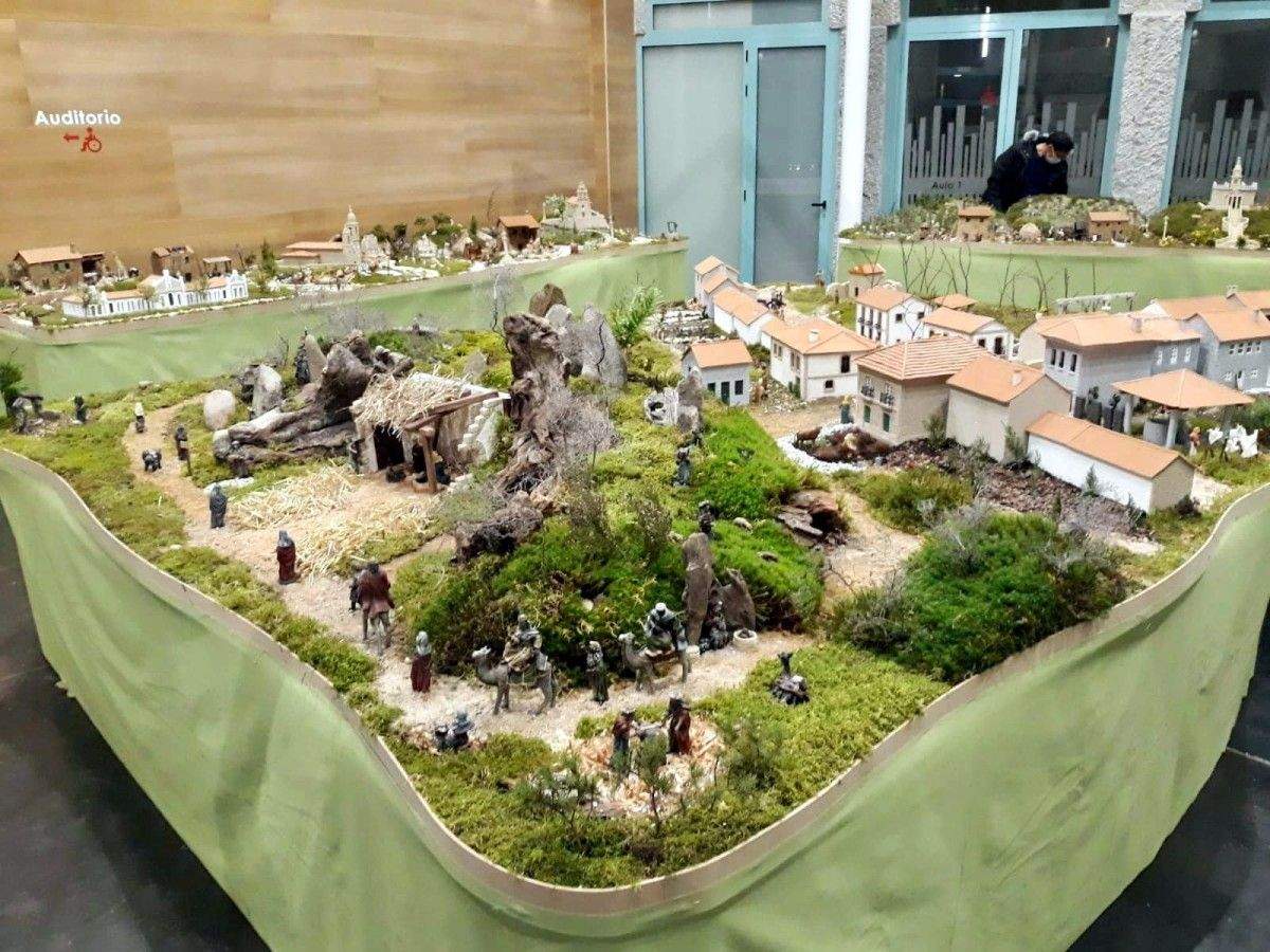 Belén artesanal, realizado por la Asociación de Mulleres Rurais O Menhir en Moraña en la Navidad 2021