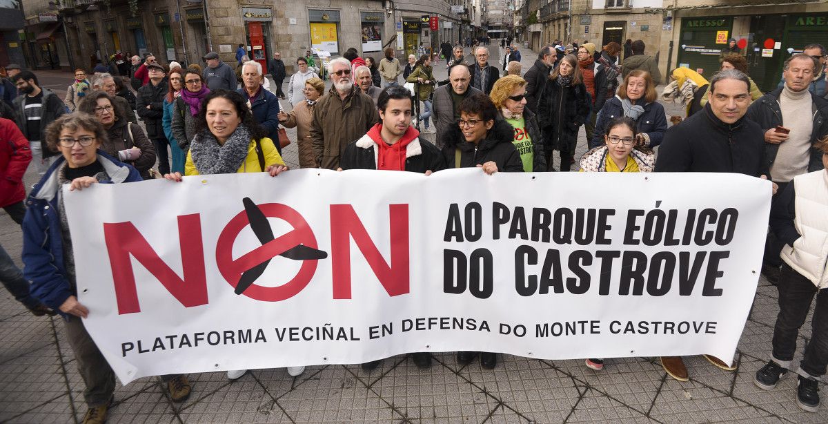 Concentración contra a invasión eólica Concentración contra a invasión eólica